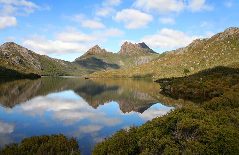 Cradle Mountain and Dove Lake, Tasmania © Jacqui Martin/Shutterstock