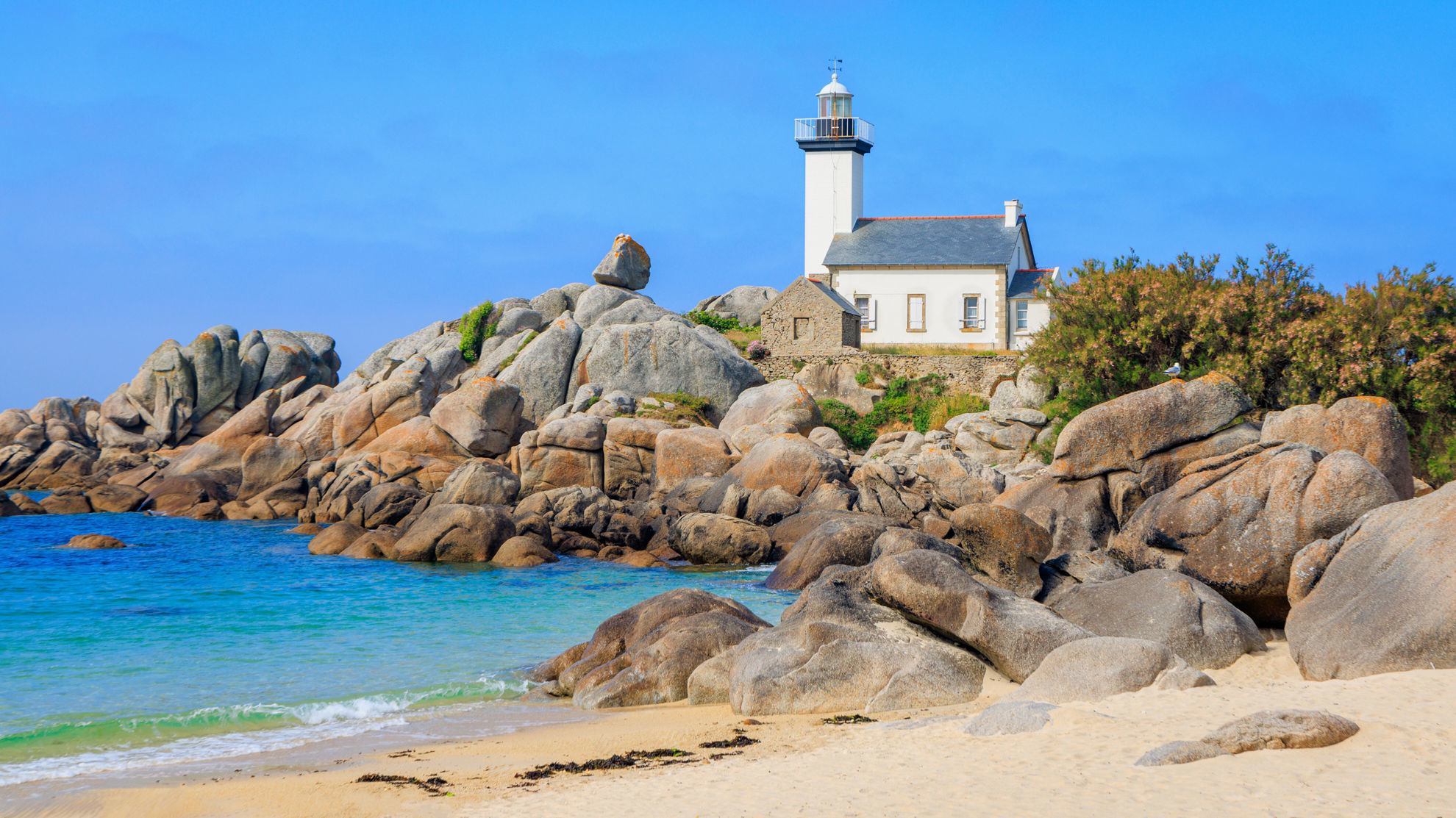 Pontusval Lighthouse, Brignogan-Plages © margouillat photo/Shutterstock